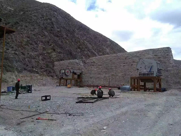 江蘇小型重錘破碎機(jī)設(shè)計(jì)案例