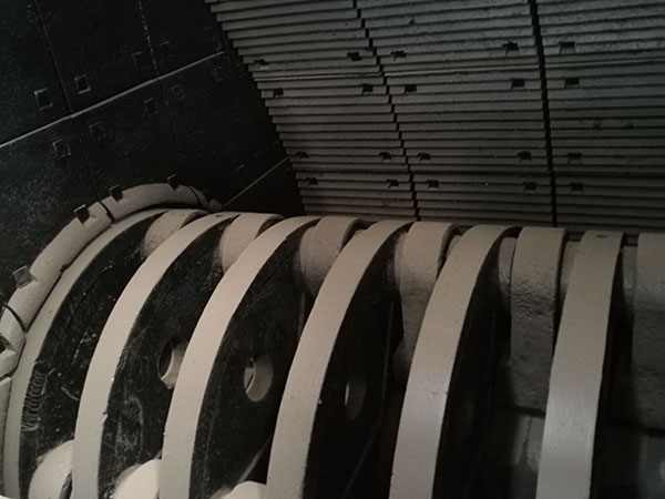 重慶簡易移動(dòng)破碎機(jī)電壓