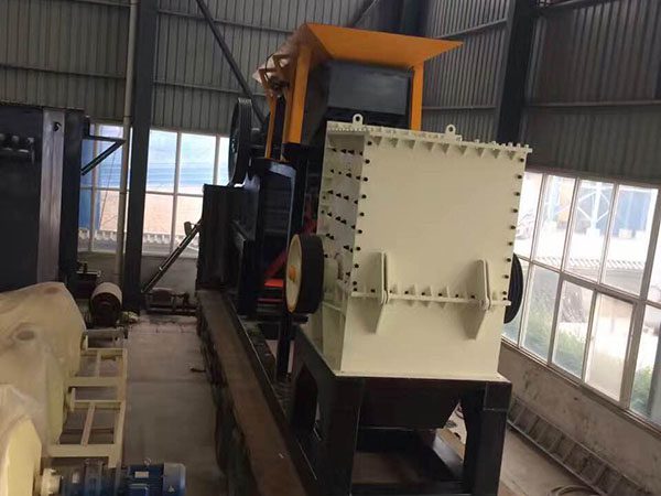 山東一臺(tái)可重錘破碎機(jī)站多少錢