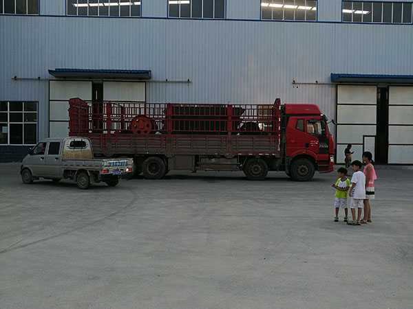 西藏購(gòu)買移動(dòng)破碎機(jī)進(jìn)口